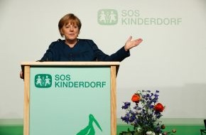 SOS-Kinderdorf e.V.: Bundeskanzlerin Merkel beim SOS-Jahresempfang: "SOS-Kinderdorf setzt Zeichen für Chancengerechtigkeit" (BILD)