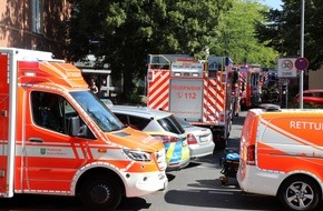 Feuerwehr Bergisch Gladbach: FW-GL: Gefahrstoffaustritt in Schule sorgt für Großeinsatz von Feuerwehr, Rettungsdienst und Polizei