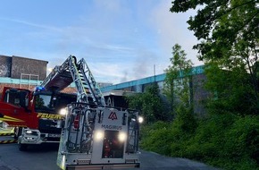 Freiwillige Feuerwehr Menden: FW Menden: Mehrere zeitgleiche Eins&auml;tze f&uuml;r die Feuerwehr Menden