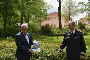 POL-NI: Übergabe der Sicherheitsberichte 2020 in der Polizeiinspektion Nienburg/Schaumburg