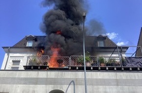 Feuerwehr Bochum: FW-BO: Balkonbrand greift auf Wohnungen &uuml;ber