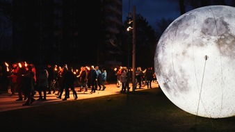 Lichtkunst und Biikebrennen: St. Peter-Ording startet mit zwei Veranstaltungen ins Jahr 2026