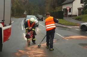 Feuerwehr Plettenberg: FW-PL: Größere Dieselkraftstoffspur Im OT Stadtmitte beschäftigt die Feuerwehr