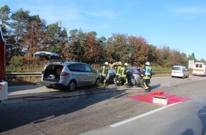 Polizeidirektion Kaiserslautern: POL-PDKL: Schwerer Verkehrsunfall durch fehlerhaften Fahrstreifenwechsel - Rettungshubschrauber und Feuerwehr im Einsatz
