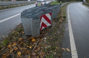Polizeiinspektion Oldenburg-Stadt / Ammerland: POL-OL: ++ Verkehrsunfallflucht nach Unfall mit hohem Sachschaden von ca. 30.000 EUR ++ Zeugenaufruf ++
