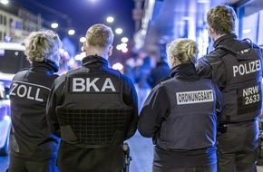Hauptzollamt Duisburg: HZA-DU: Hauptzollamt Duisburg + BKA + Stadt + Polizei Gemeinsame Schwerpunktprüfung in Duisburg, Oberhausen und Essen