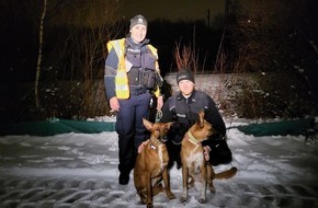 Bundespolizeidirektion München: Bundespolizeidirektion München: Sportleistung erfüllt / 1:07 Stunden - 4,45 Kilometer: Einfangen zweier Hunde fordert Beamten