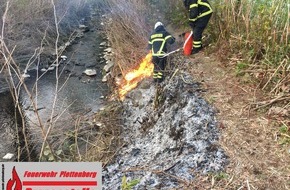 Feuerwehr Plettenberg: FW-PL: OT-Eiringhausen. Vermutlich unbeaufsichtigtes Lagerfeuer sorgt für Böschungsbrand.