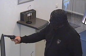 Polizei Düren: POL-DN: Polizei intensiviert Fahndung mit Täterfoto