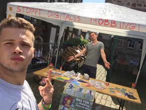 #NoHateMe - Öffentliche Aufklärungsaktion gegen digitales Mobbing