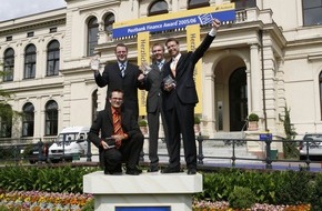 Postbank: Neue Wege für das deutsche Bankensystem / Postbank Finance Award in Frankfurt an drei Teams junger Nachwuchswissenschaftler verliehen / Deutsche wünschen mehr Hochschulförderung durch Unternehmen