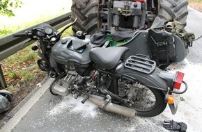 Polizei Rheinisch-Bergischer Kreis: POL-RBK: Kürten - Motorrad mit Beiwagen kollidiert frontal mit einer Zugmaschine