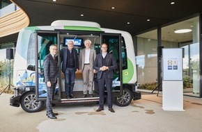 Lidl: Autonomes Shuttle für Lidl-Mitarbeiter in Bad Wimpfen / Baden-Württembergischer Verkehrsminister Winfried Hermann besichtigt emissionsfreie Transportmöglichkeit zur Lidl-Hauptverwaltung