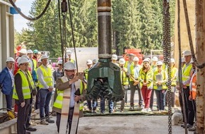 Eavor GmbH: Innovative Geothermie von Eavor - Bohrbeginn mit Meißelweihe im bayerischen Geretsried / Standortunabhängige Geothermie als Perspektive für die Wärmewende