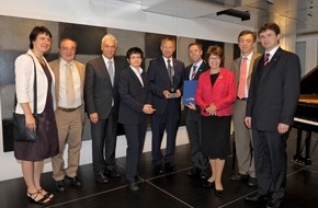 Stiftung RUFZEICHEN GESUNDHEIT!: Prävention am Arbeitsplatz: BASF wird von Stiftung RUFZEICHEN GESUNDHEIT! ausgezeichnet (mit Bild)