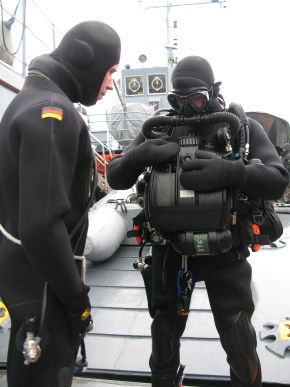 Deutsche Marine - Pressemeldung (Feature): Auch nach dem Rekord: &quot;Tiefster Deutscher&quot; bleibt Minentaucher