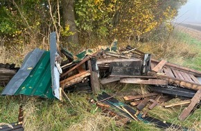 Polizeiinspektion Stade: POL-STD: Unbekannte richten hohen Sachschaden am Bürgerwindpark Oederquart an und fahren mit Bagger auf Baljer Acker umher