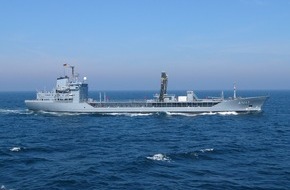 Presse- und Informationszentrum Marine: Betriebsstofftransporter "Rhön" nimmt an NATO-Verband teil