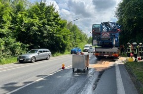 Freiwillige Feuerwehr Werne: FW-WRN: TH_1 - LZ1 - Hydraulikschlauch geplatzt // Gefahrenstelle // Fahrbahn rutschig