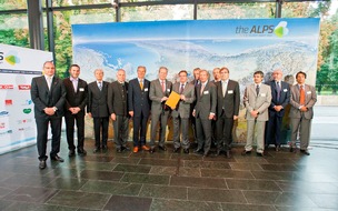 theALPS: Gelungene Premiere für "theALPS" - BILD