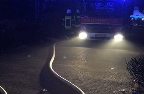 Feuerwehr Dinslaken: FW Dinslaken: Zimmerbrand in Lohberg auf der Knappenstraße