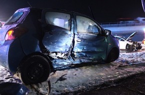 Polizei Rheinisch-Bergischer Kreis: POL-RBK: Bergisch Gladbach - Zwei Personen bei Verkehrsunfall an Autobahnauffahrt verletzt