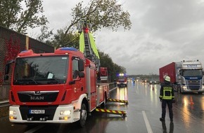 Feuerwehr Moers: FW Moers: Sturmtief "Ignatz" sorgt für 10 Einsätze im Stadtgebiet Moers