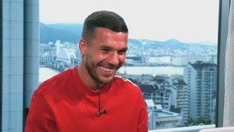 ProSieben: Weltmeisterlicher Spaßvogel: Lukas Podolski stellt seine Mitarbeiter auf die Probe bei "Good Boss, Bad Boss" am Sonntag auf ProSieben // ab sofort vorab online verfügbar