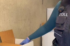 ZOLL-H: Gemeinsamer Schlag gegen den illegalen Zigarettenhandel/Durchsuchungen in Bremen und Landkreis Oldenburg; Sicherstellung von ca. 1,3 Millionen Zigaretten; Steuerschaden von &uuml;ber 300.000 Euro