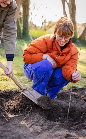 BAUHAUS pflanzt Waldinsel am Campus Bergedorf