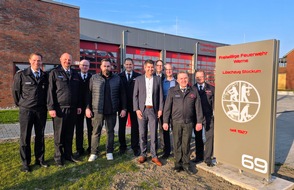 Freiwillige Feuerwehr Werne: FW-WRN: Dank an RWE Generation SE für die Übernahme der Stele am neuen Feuerwehrgerätehaus in Stockum