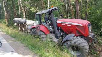 Feuerwehr Schermbeck: FW-Schermbeck: Traktor fuhr mit Wasserfass in den Graben