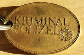 Polizeidirektion Neustadt/Weinstraße: POL-PDNW: Kripo Neustadt sucht Zeugen nach Einbruch in Mehrfamilienhaus