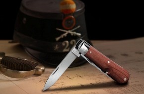 Wenger SA: Une légende de la coutellerie helvétique - Réplique du tout premier couteau de soldat fabriqué par Wenger dès 1901