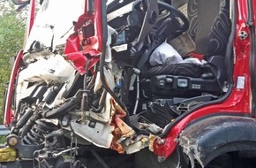 Polizei Mettmann: POL-ME: Schwerer LKW-Unfall mit eingesetztem Rettungshubschrauber - Nachtragsmeldung  - Velbert - 1909082