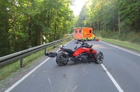 Polizeiinspektion Hameln-Pyrmont/Holzminden: POL-HOL: Frau prallt mit "Trike" gegen die Leitplanke /  Rettungshubschrauber eingesetzt