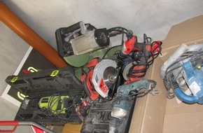 Polizeipräsidium Freiburg: POL-FR: Rheinfelden: Polizei sucht die Eigentümer von gestohlenen Baumaschinen und Spezialwerkzeugmaschinen (Nachtrag zu "Beifahrer als flüchtigen Einbrecher wiedererkannt)