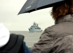 Deutsche Marine - Pressemeldung: &quot;Atalanta&quot; - aktuelle Bilder vom Einlaufen der Fregatte &quot;Brandenburg&quot;