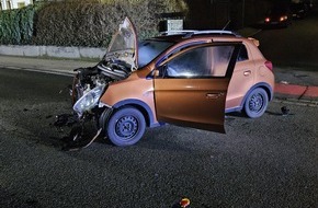 Freiwillige Feuerwehr Menden: FW Menden: Verkehrsunfall mit einer verletzten Person
