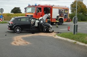 Feuerwehr Ahlen: FW-WAF: Verkehrsunfall mit drei verletzten Personen