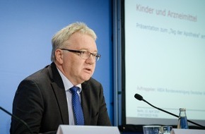 ABDA - Bundesvereinigung Deutscher Apothekerverb&auml;nde e. V.: Corona-Pandemie in Europa: Apotheken liefern Impfstoffe, managen Lieferengp&auml;sse und treiben Digitalisierung voran