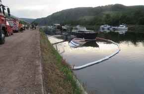 Polizeipräsidium Einsatz, Logistik und Technik: PP-ELT: Gesunkenes Sportboot verursacht Gewässerverunreinigung