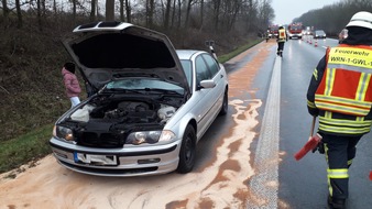 Freiwillige Feuerwehr Werne: FW-WRN: TH_1 - LZ1 - Tragehilfe / Unterstützung Rettungsdienst und TH_1 - LZ1 - Auslaufende Betriebsstoffe, vermutlich Ölwanne aufgerissen