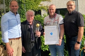 Deceuninck Germany GmbH: Aktuelle Pressemitteilung: Deceuninck feiert Jubiläum mit Fensterbauer Hampeter
