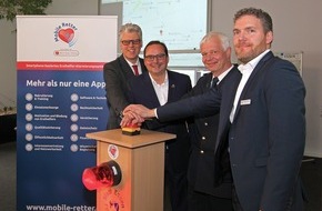 Feuerwehr Essen: FW-E: Wenn jede Minute zählt.
Seit dem 09.10.2019 werden in Essen ehrenamtliche "Mobile Retter" mittels Smartphone-App alarmiert.