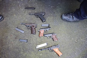 POL-SI: Nachtrag zur Meldung: Polizei findet Waffen und Munition