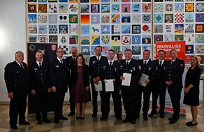FW-M: Feuerwehr-Ehrungen für Engagement und Einsatzbereitschaft (München)
