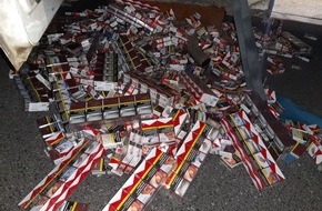 Hauptzollamt Schweinfurt: HZA-SW: 250 Zigarettenstangen in Schmuggelverstecken / Zoll wird in Bordwänden, Ersatzreifen und Lautsprechern fündig