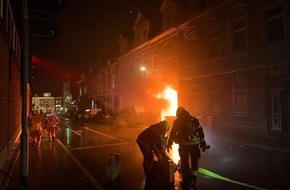 Polizei Mettmann: POL-ME: Brennender Sperrmüll: Polizei ermittelt zur Brandursache - Velbert - 2212098