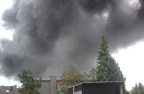 Feuerwehr Mönchengladbach: FW-MG: Brand in einem leerstehenden Industriekomplex